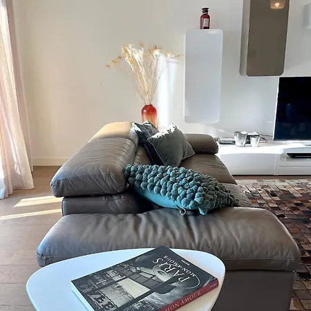 Le Penthouse Des Batignolles * Parigi