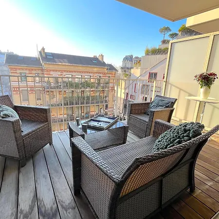 Le Penthouse Des Batignolles Apartment